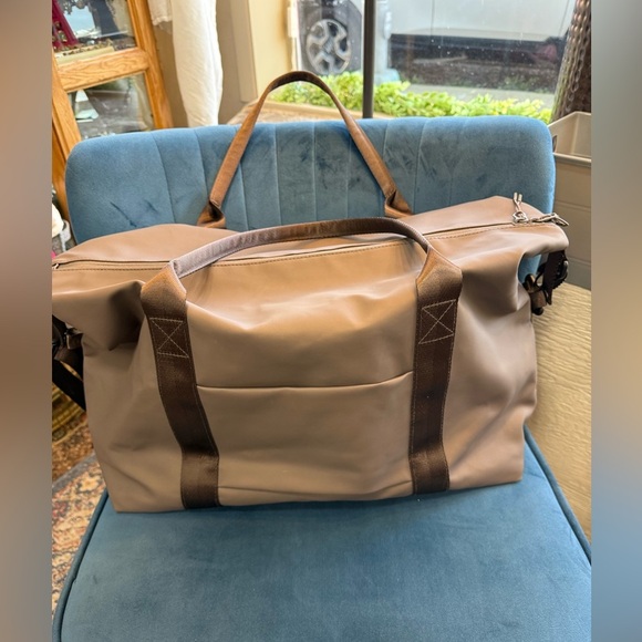 Zyia Active Taupe Weekend Duffel Bag – Large Travel Tote, Vegan Suede Feel - Picture 5 of 5